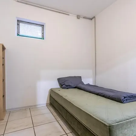 Handwerker Raum Mainz Mit 4 Schlafzimmer *
